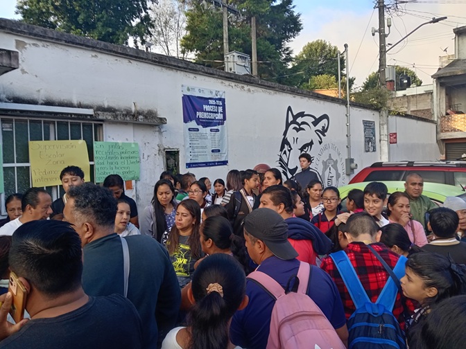 Padres de familia toman instalaciones de la Técnica 97 de Xalapa ...
